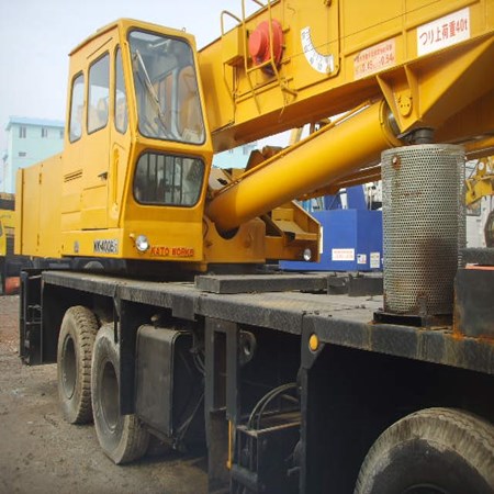 KATO NK400 TRUCK CRANE